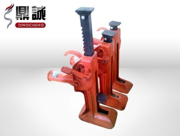 點(diǎn)擊查看詳細(xì)信息<br>標(biāo)題：齒條式起道機(jī) 閱讀次數(shù)：4467