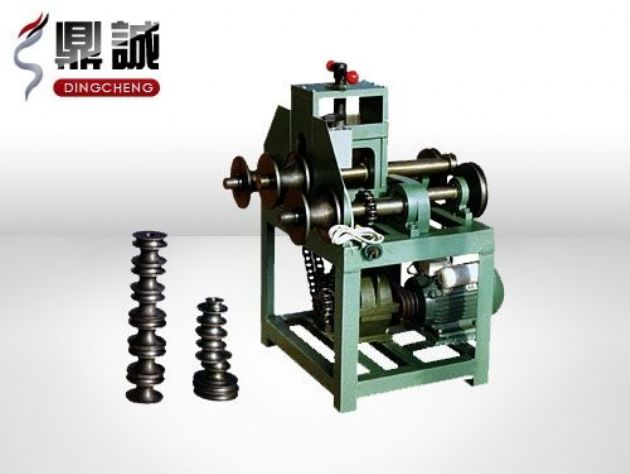 點擊查看詳細(xì)信息<br>標(biāo)題：立式多功能滾動式彎管機 閱讀次數(shù)：5307