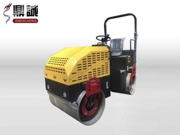 點(diǎn)擊查看詳細(xì)信息<br>標(biāo)題：2.5噸全液壓座駕式振動(dòng)壓路機(jī) 閱讀次數(shù)：14864